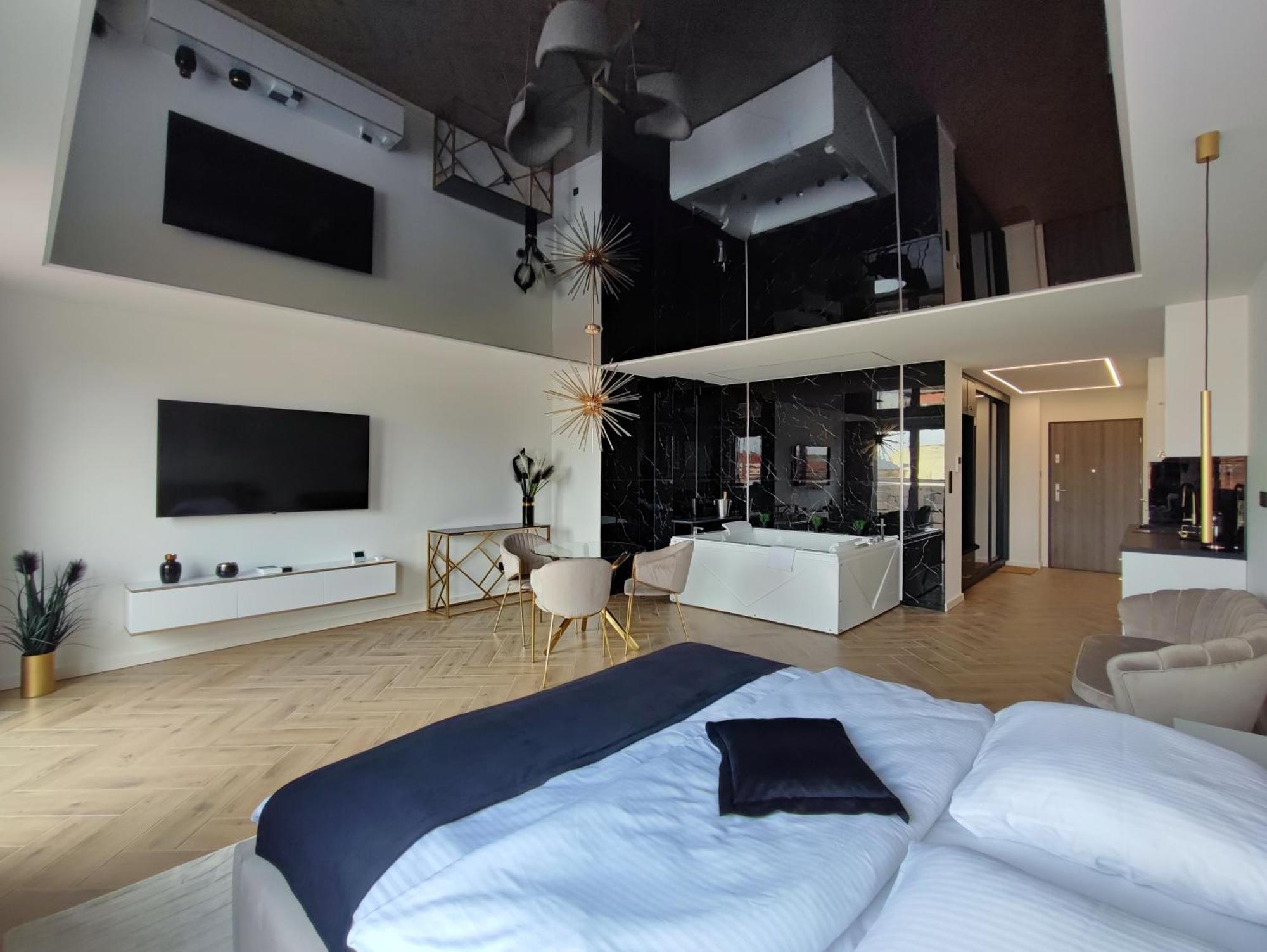 Apartament Z Jacuzzi Na Wylacznosc Dolina Baryczy Zmigrod Экстерьер фото